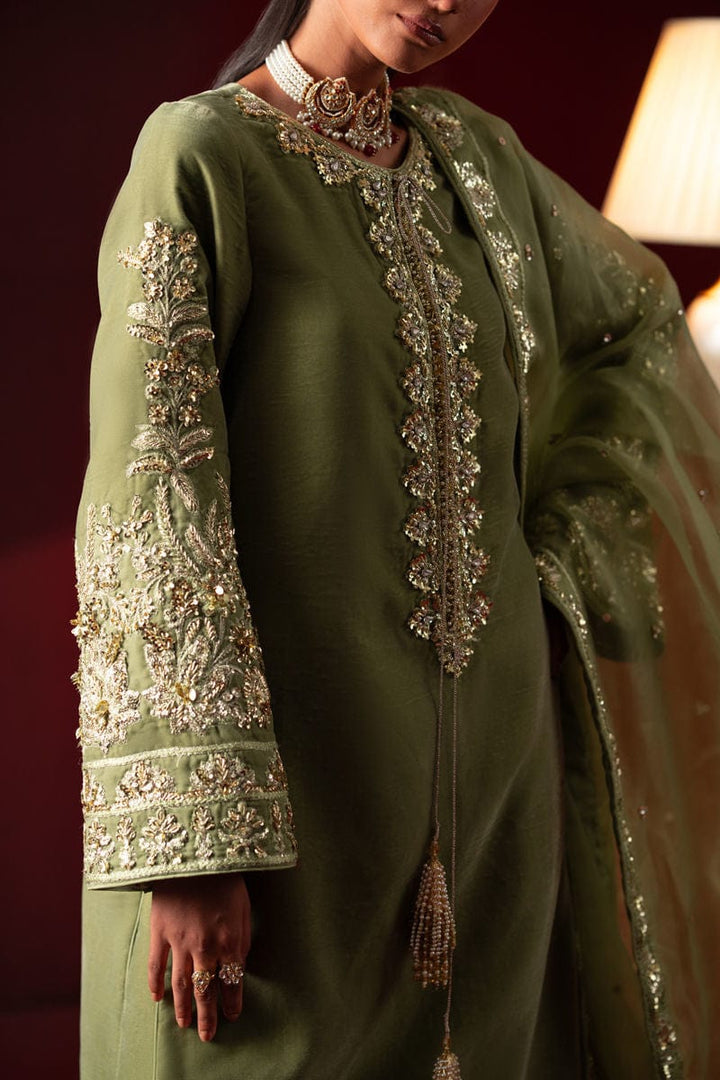 Verde - Waniya by Mehr Azam - velvet Suit - Pret - raniazara