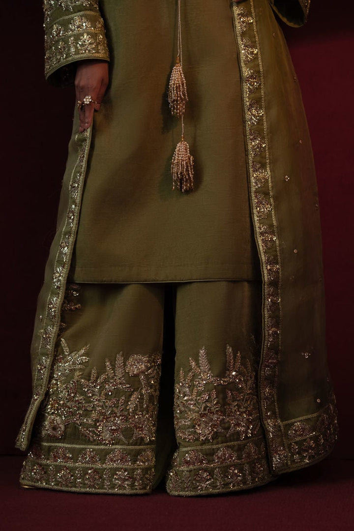 Verde - Waniya by Mehr Azam - velvet Suit - Pret - raniazara