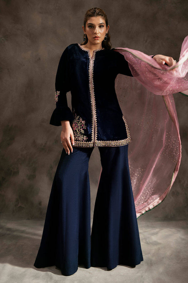 Navy Rose - Zainab Salman - velvet Suit - raniazara