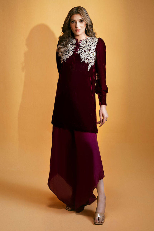 Crimson Rose - Zainab Salman - velvet Suit - raniazara