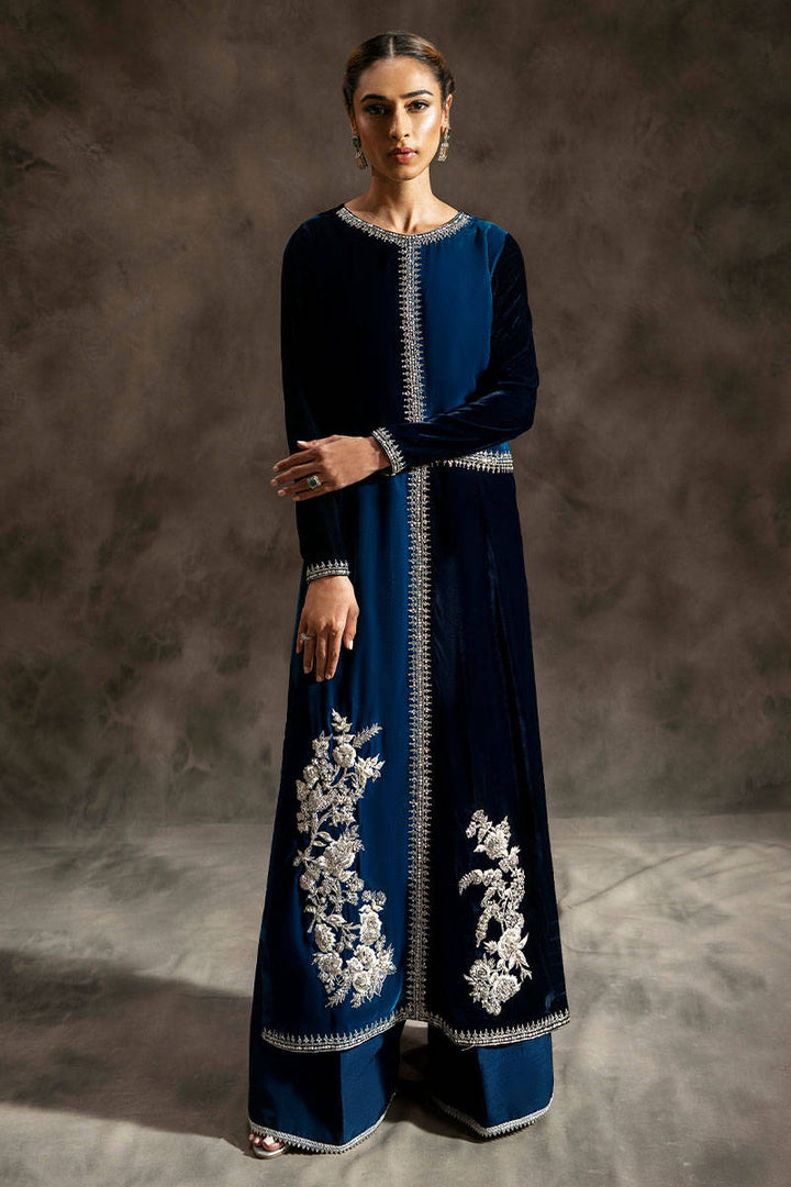 Ivyleen - Zainab Salman - velvet Suit - raniazara