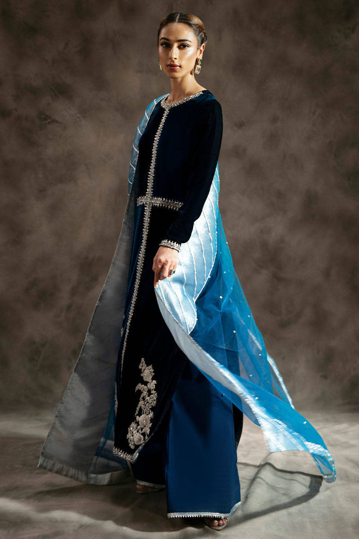 Ivyleen - Zainab Salman - velvet Suit - raniazara