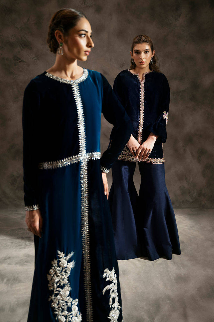 Ivyleen - Zainab Salman - velvet Suit - raniazara