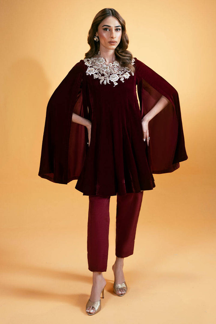 Verina Crimson - Zainab Salman - velvet Suit - raniazara