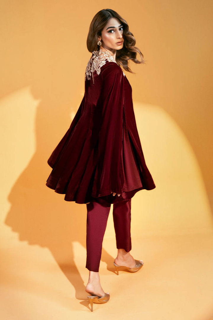 Verina Crimson - Zainab Salman - velvet Suit - raniazara