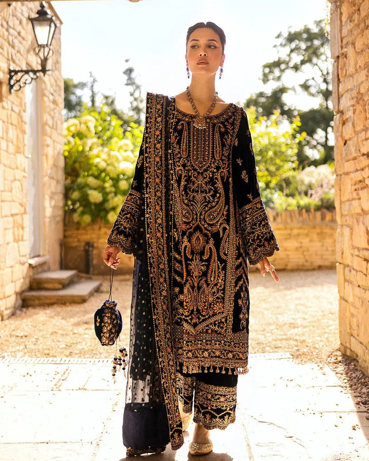 Divone - Faiza Saqlain - Velvet Suit - raniazara