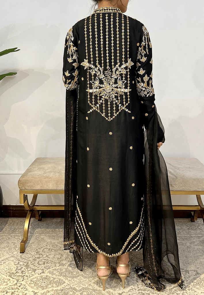 Amalie with Dupatta raniazarastudio