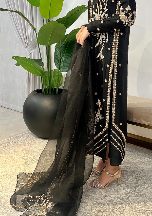Amalie with Dupatta raniazarastudio