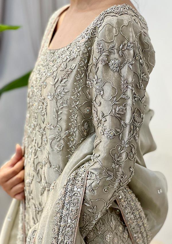 Bano with Pants raniazarastudio