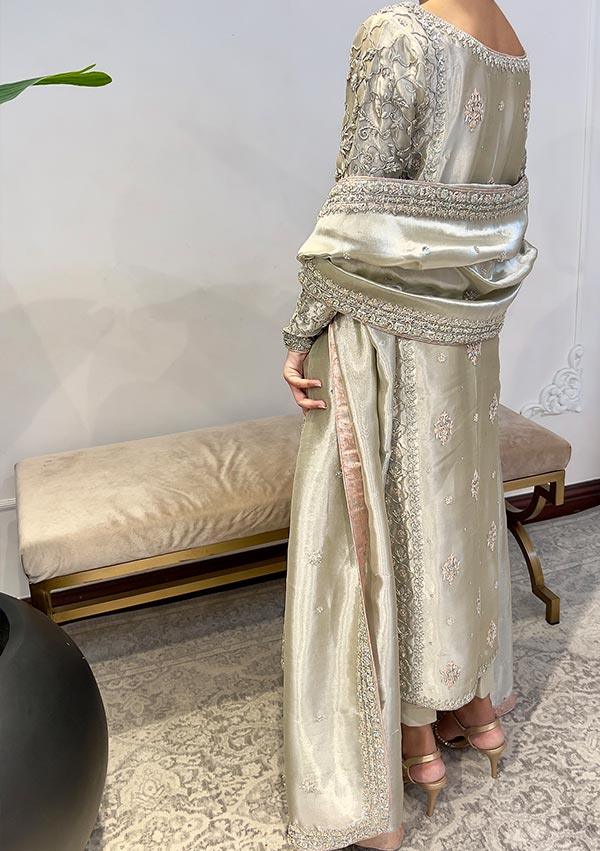 Bano with Pants raniazarastudio