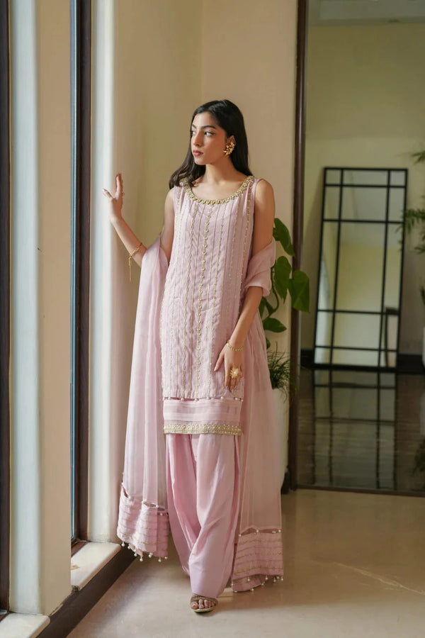 EE-001 - Ayesha Shoaib Malik