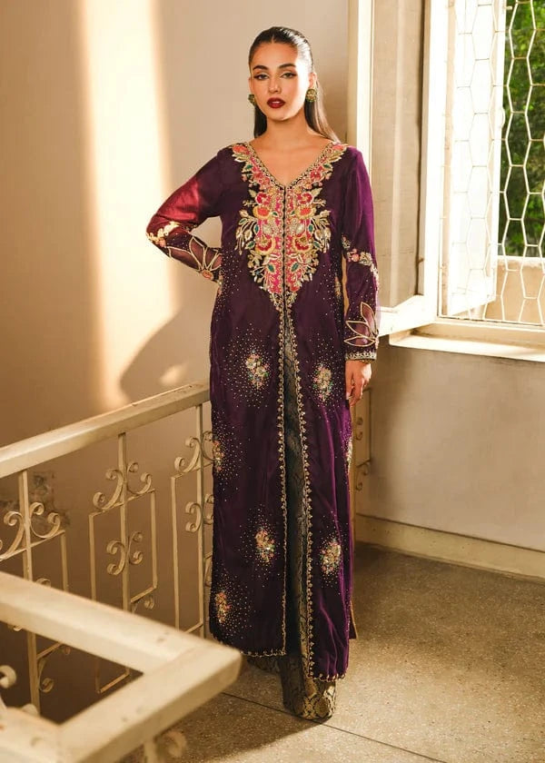 Liliana - Souchaj - Velvet Suit - raniazara