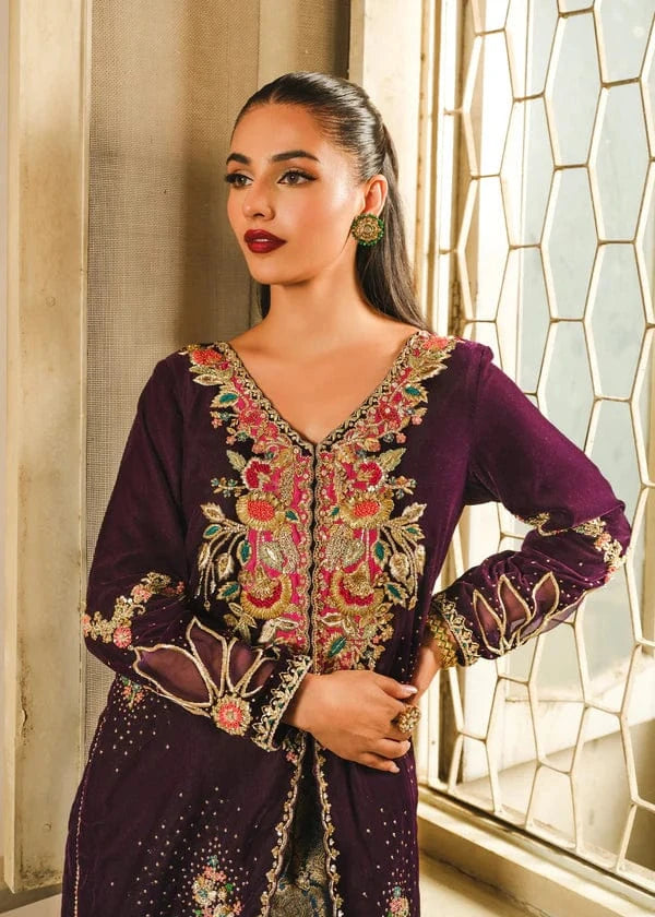 Liliana - Souchaj - Velvet Suit - raniazara
