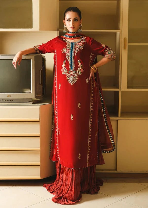 Ayna - Souchaj - Velvet Suit - raniazara