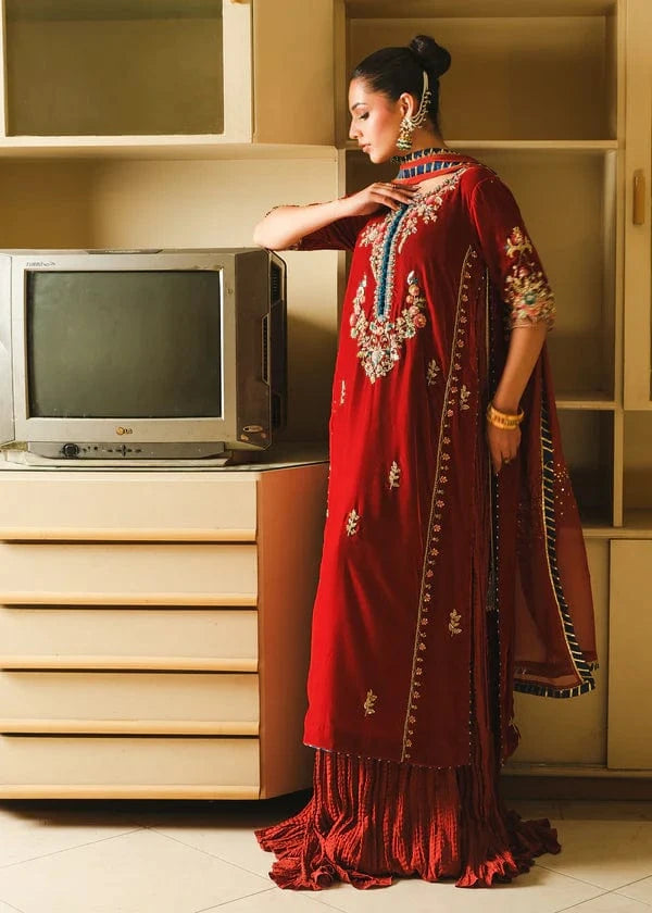 Ayna - Souchaj - Velvet Suit - raniazara