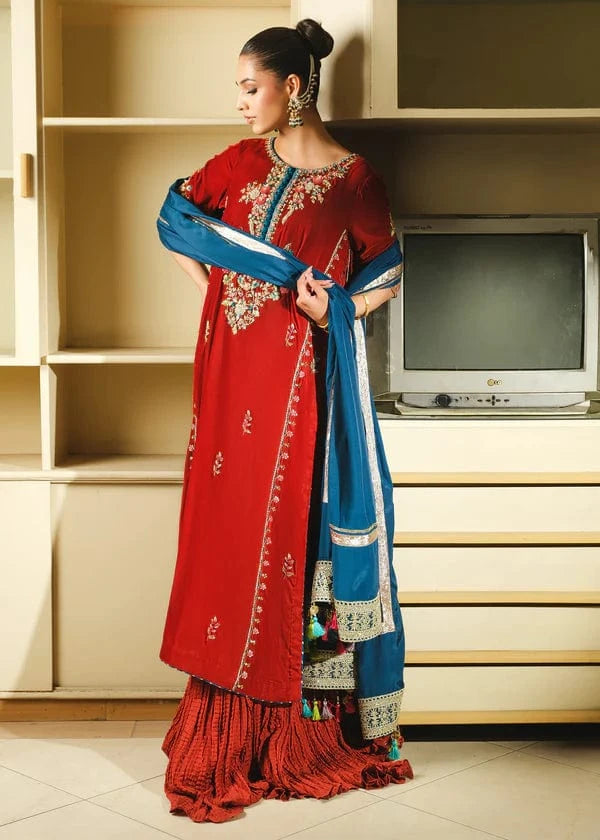 Ayna - Souchaj - Velvet Suit - raniazara