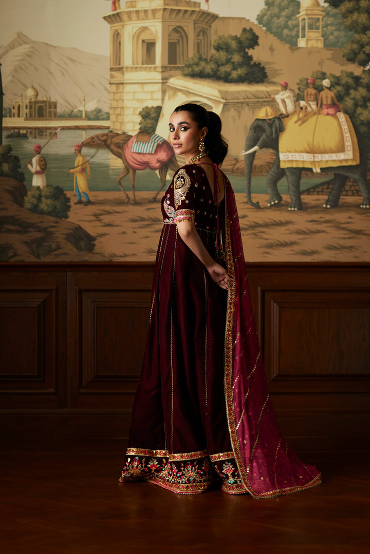 Daaniya - Mina Hasan - Velvet Suit - raniazara