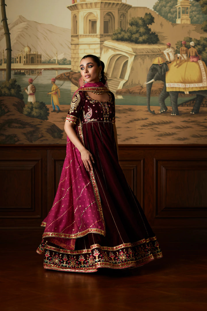 Daaniya - Mina Hasan - Velvet Suit - raniazara