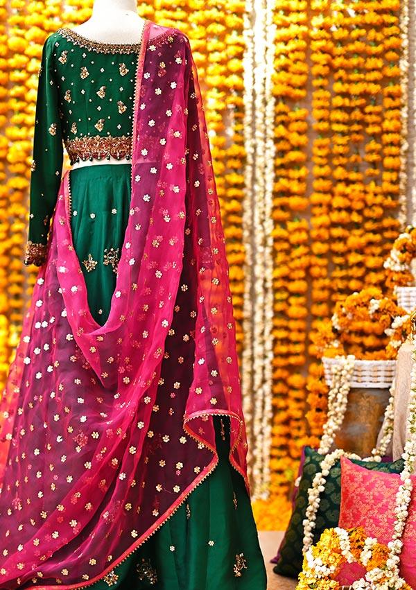 HAMNA with lehenga and dupatta raniazarastudio