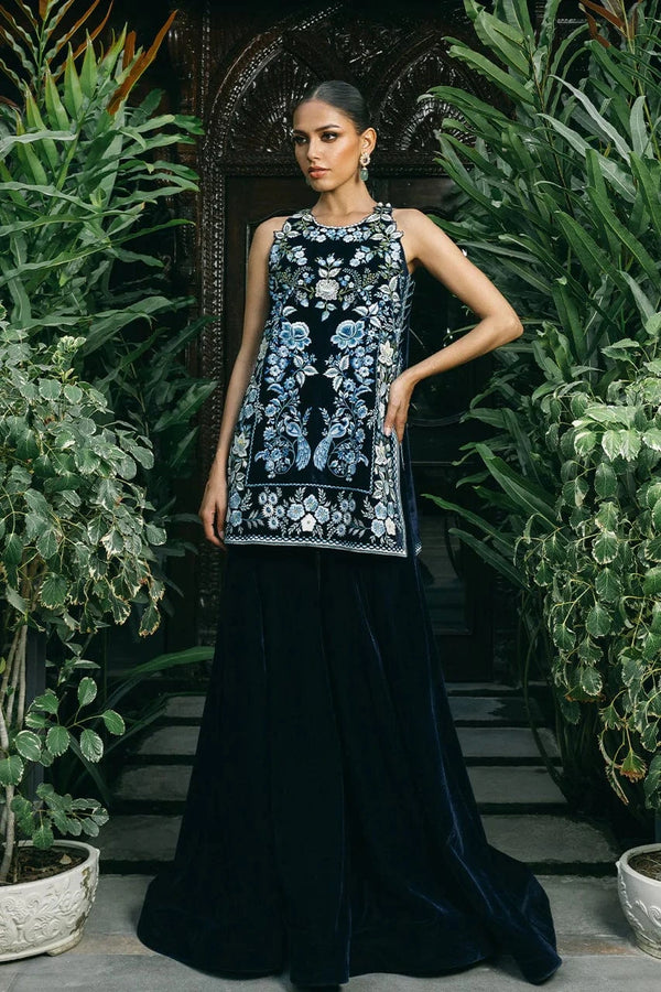 Noa - Sania Maskatiya - Velvet Suit - raniazara