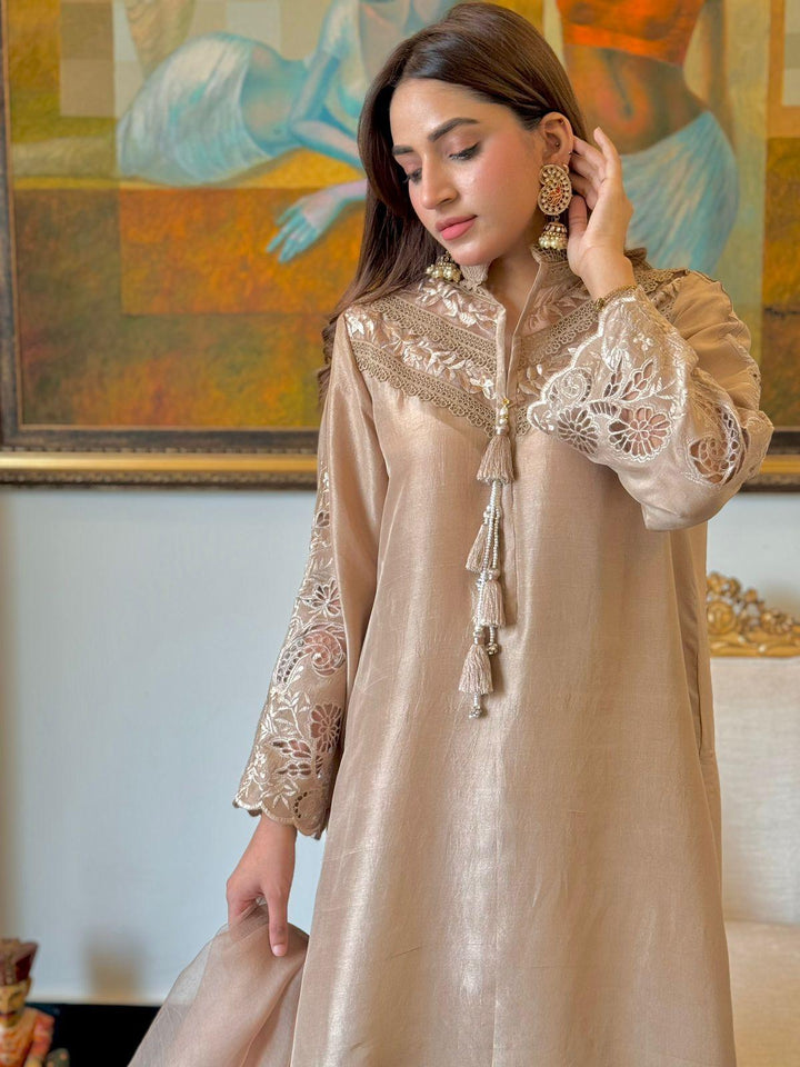 PR 142 - Shirin Hassan - Pret