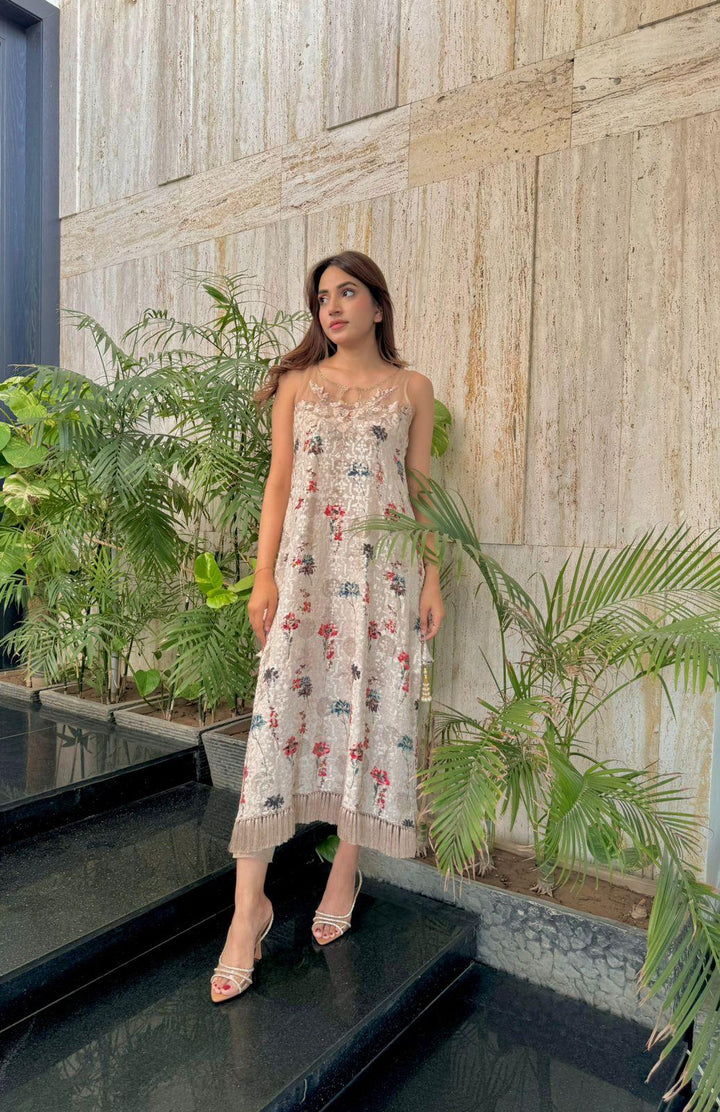 PR 143 - Shirin Hassan - Pret
