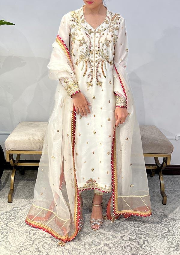 Raha with Pants and Dupatta raniazarastudio