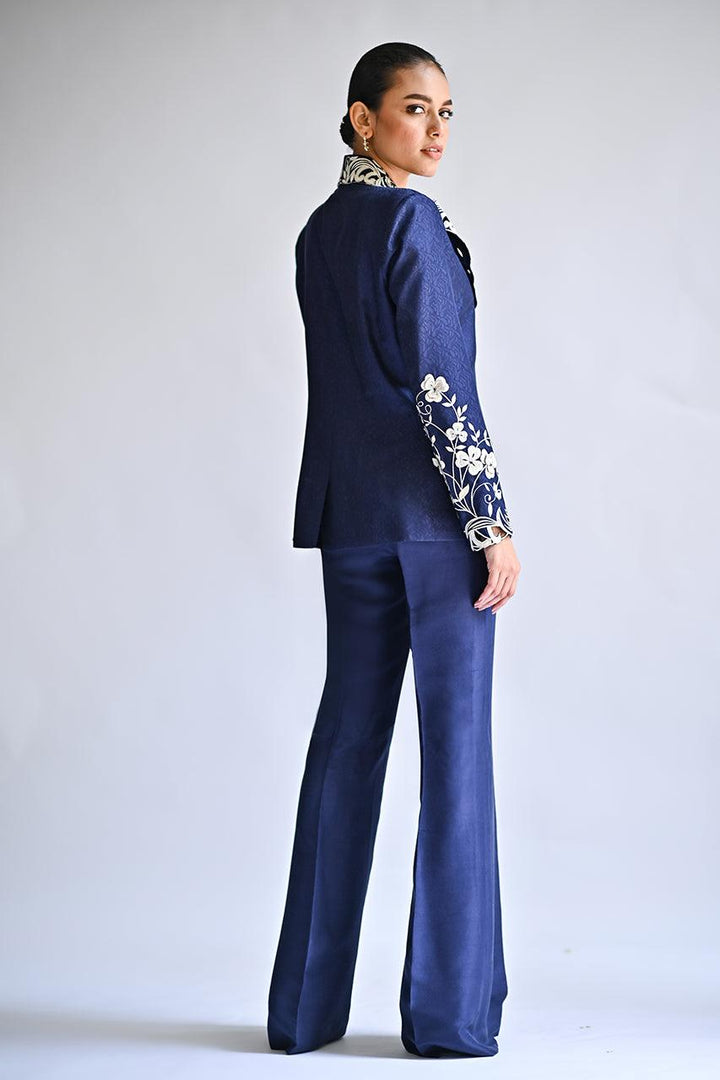 Yulia raniazarastudio
