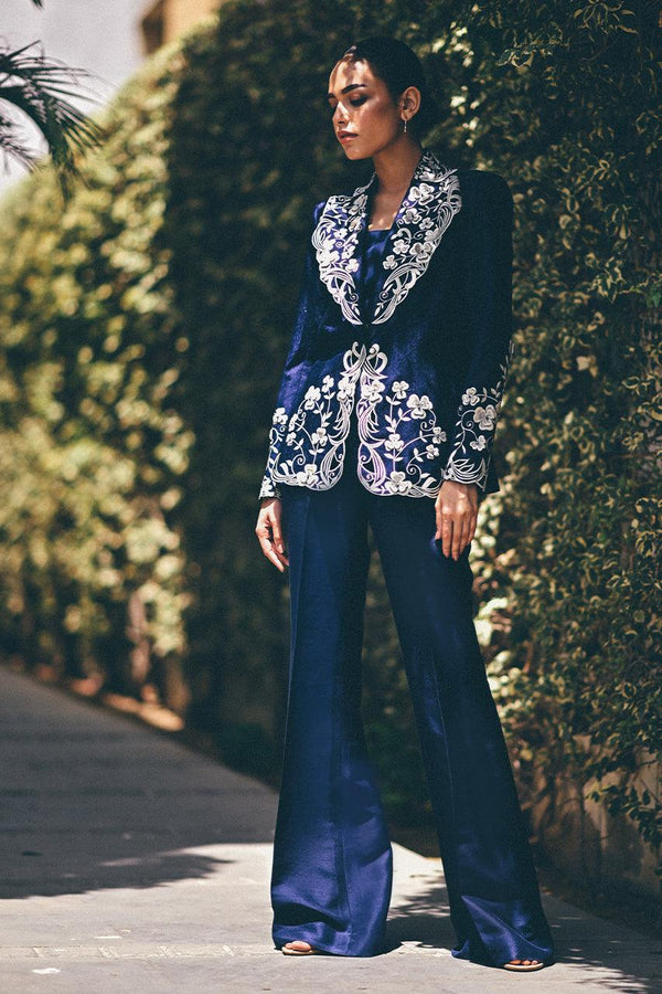 Yulia raniazarastudio