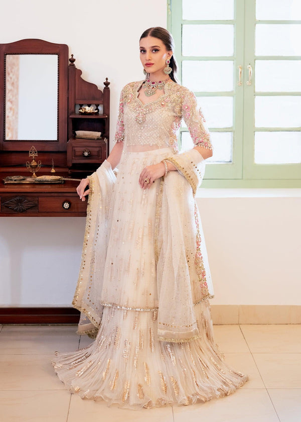 Ava raniazarastudio